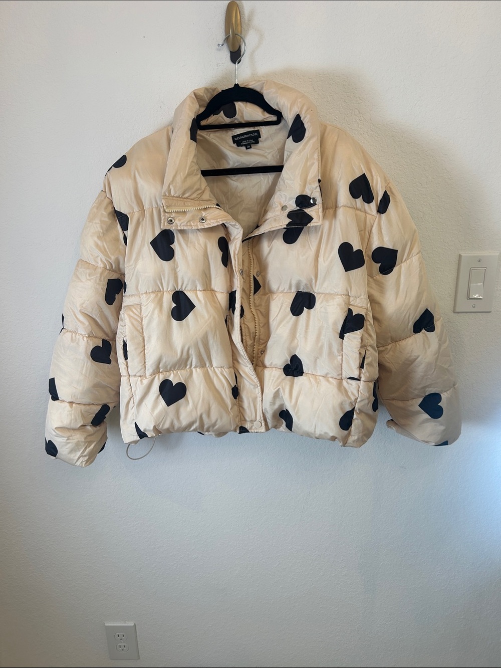 Wednesday’s Girl Cream Heart-Print Cropped Puffer Jacket plus size 22( uk26)